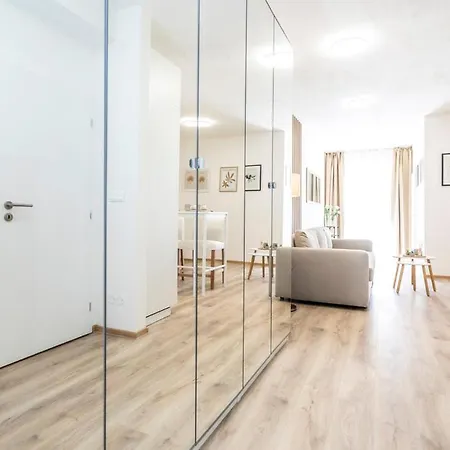 Alure Residences 2 & 24h Self Check-in, Parking In The Garage In The Building Included, New Building, Terrace, Location With A Forest Park With A Lake, Children's Playground Apartman Besztercebánya