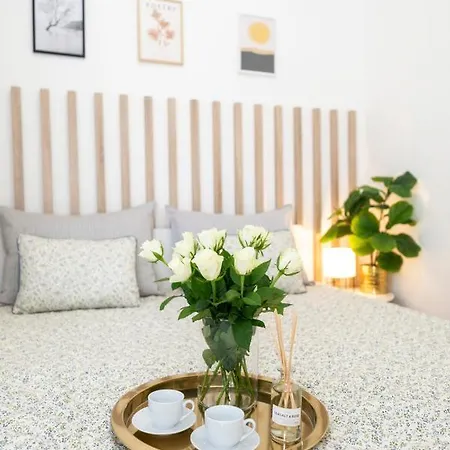 Alure Residences 2 & 24h Self Check-in, Parking In The Garage In The Building Included, New Building, Terrace, Location With A Forest Park With A Lake, Children's Playground Apartment